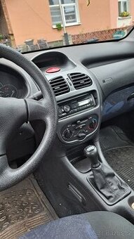 Peugeot 206 - 1