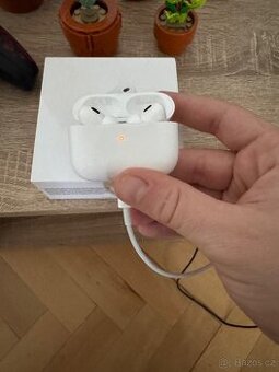 Apple AirPods Pro 2. Generace s mag safe