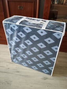 Skládací matrace pro hosty/sedací blok