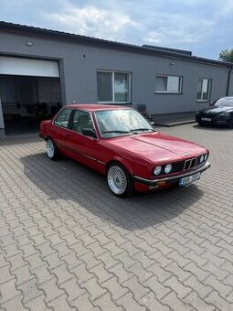 BMW 320i coupe