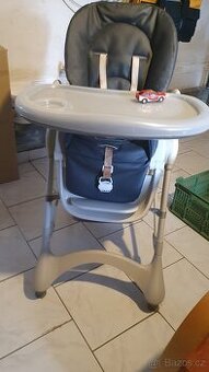 Dětská jídelní židlička Caretero Magnus New