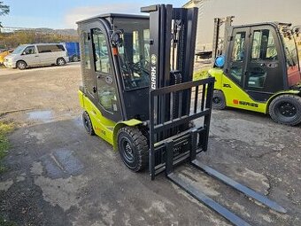 Manipulační vozík VZV CLARK 2.5t Li-ion pro venkovní použití