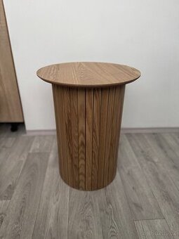 Konferenční stolek či stojan na květiny