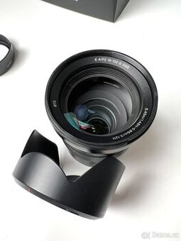 SONY E PZ 18-105mm f/4 G OSS