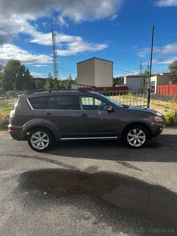 Mitsubishi Outlander 4x4 rv 2011 2.2 DI-D, Automat, 7-místný