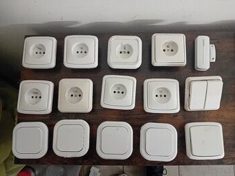 Zásuvky a vypínače - bílé