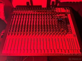 Mixážní pult Soundcraft Signature MTK 22