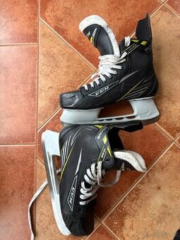 Hokejové brusle ccm