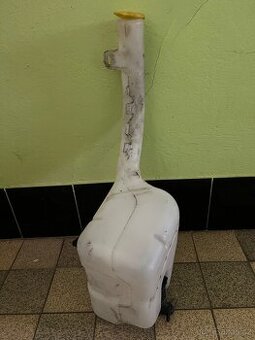 NÁDRŽ OSTŘIKOVAČE na Ford fiesta 2004 mk V generace 5