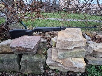 Vzduchovka 4,5mm černý plast nová