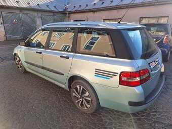 Stilo 1.6 benzín 76kW, kombi, platná STK