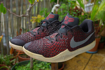 NIKE KOBE Mamba Instinct velikost 45,5