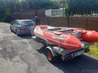 Nafukovaci clun s privesem