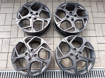 ORIGINAL HYUNDAI i20, r.v. 2021, Kia dále na Bayon....