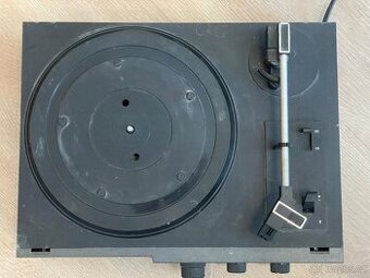 Gramofon Tesla NZC 030