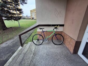 Postarší silniční kolo