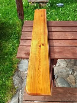 VNITŘNÍ PARAPETY Z MASÍVNÍ BOROVICE Vrchlabí