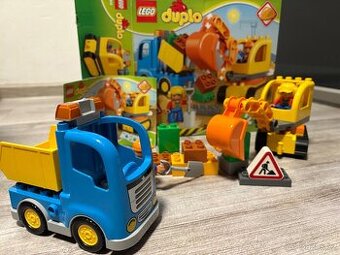 Bagr s nákladním autem, duplo