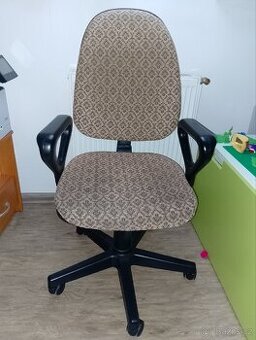 Kancelářská otočná židle