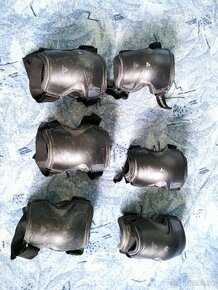 3x páry inline chrániče na kolena a lokty