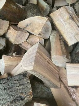 Palivové dřevo suché tvrdé