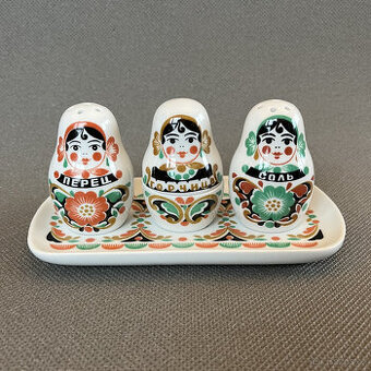 Dochucovací porcelánová sada Matrjošky, Verbilki USSR