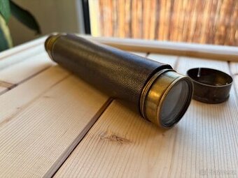 Starý mosazný výsuvný dalekohled – kůže, kompletní