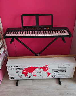 Yamaha PSR-F52 včetně stojanu Soundking DF029-6 - rezervace