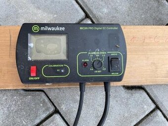 EC metr Milwaukee MC745, automatická EC regulace (dvě čerp.)