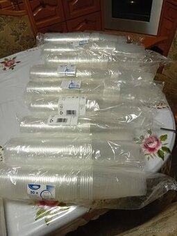 Plastové pohare 0,5l