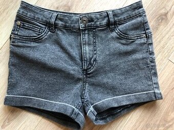 Kraťasy, velikost 36