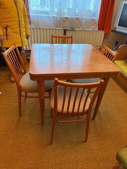 Stůl jídelní Halabala