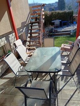 Stůl a židle do pergoly