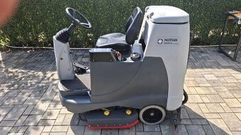Podlahový mycí stroj Nilfisk BR855