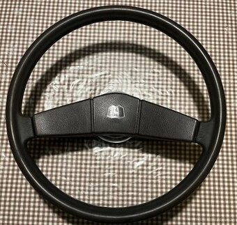 Golf Mk1 Volant hnědý