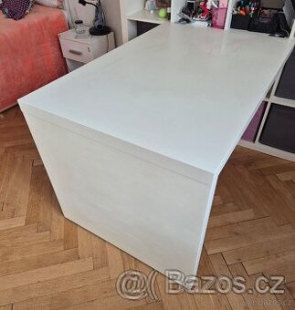 Psací stůl IKEA