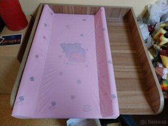 Přebalovací podložka / přebalovací pult