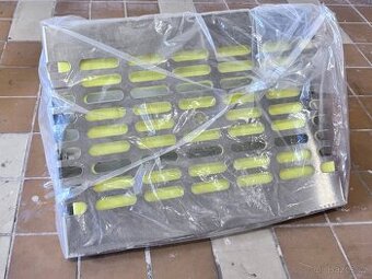 Elektrický lapač hmyzu – nerez (nový, 35×47 cm)