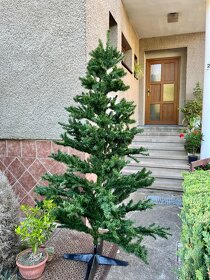 Umělý vánoční stromeček