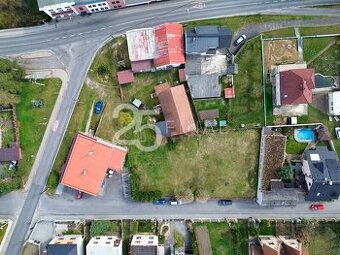 Prodej RD se dvěma čísly popisnými a stavebním pozemkem v Ma