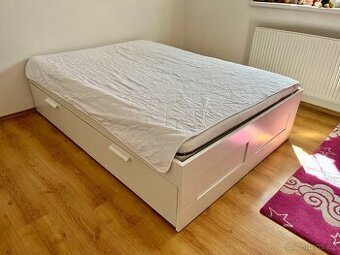 Postel ikea HEMNES 200x160