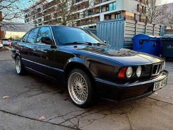 BMW E34 520I SEDAN
