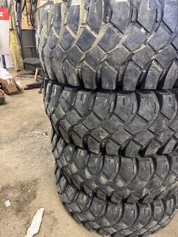 Maxxis Creepy Crawler 37x12.5 R16