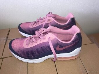 Nike air vel 40 nové