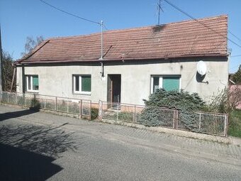 Prodej rodinného domu v Břežanech - 1