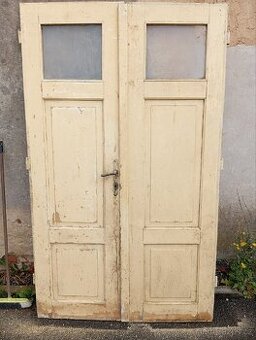 Staré původní dvoukřídlé dveře