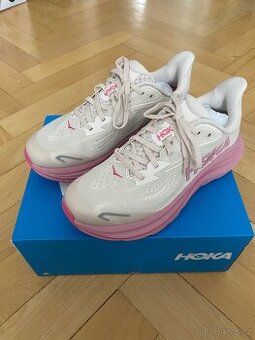 bezecke boty HOKA clifton 10