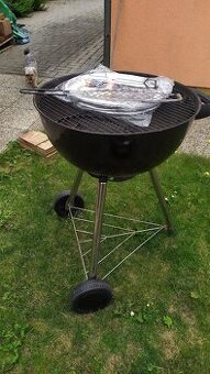 velký zahradní gril + příslušenství