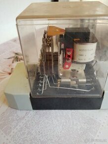 Relé RP92 spínač BT11,  pojistky , pouzdra, kryty