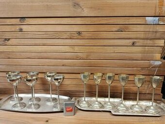 Dvě soupravy z alpaky